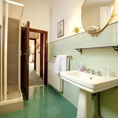 Paradiso Apartment *